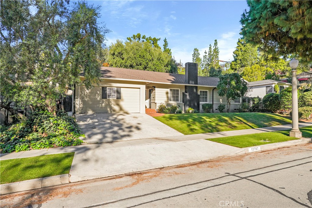 MLS #NP25273839 image #2