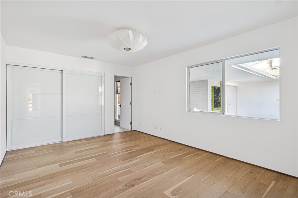 MLS #NP25276858 image #24