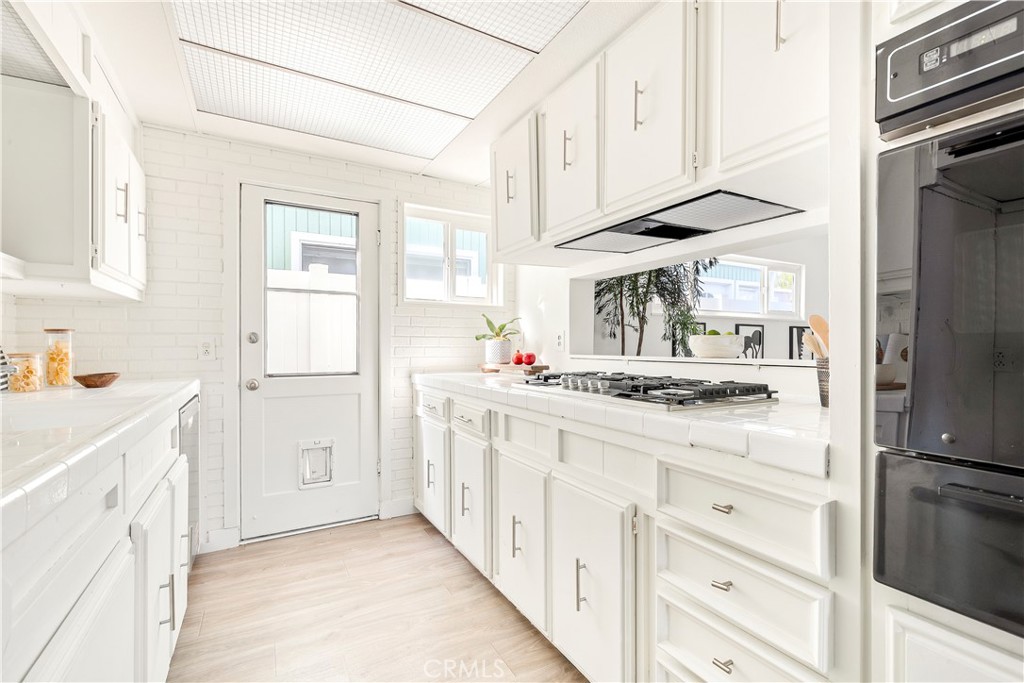 MLS #NP25278498 image #8