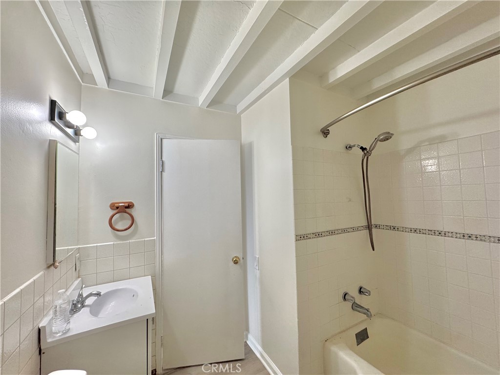 MLS #NP25281086 image #8