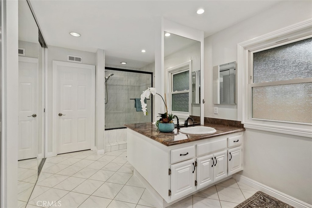 MLS #OC21264792 image #21