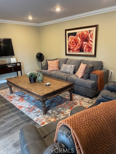 MLS #OC22088397 image #1