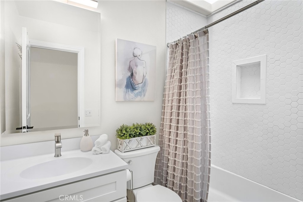 MLS #OC23001463 image #18