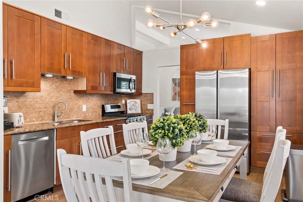 MLS #OC23001463 image #3