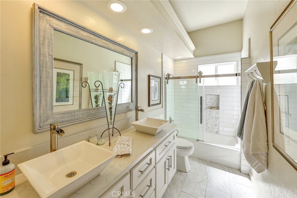 MLS #OC23198616 image #25