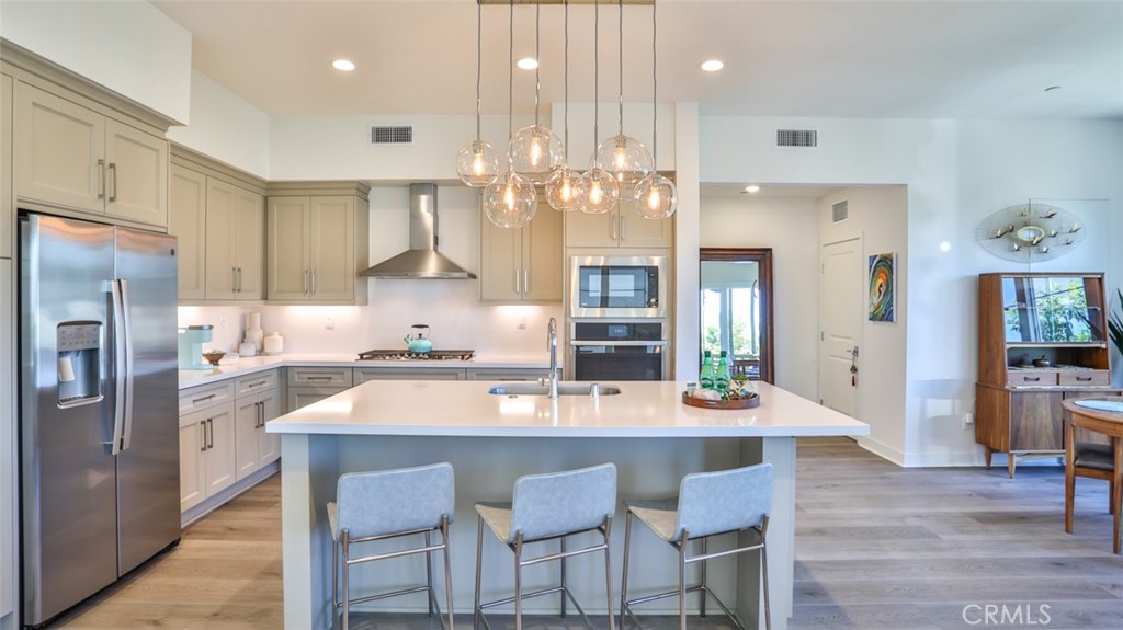 MLS #OC23211337 image #1