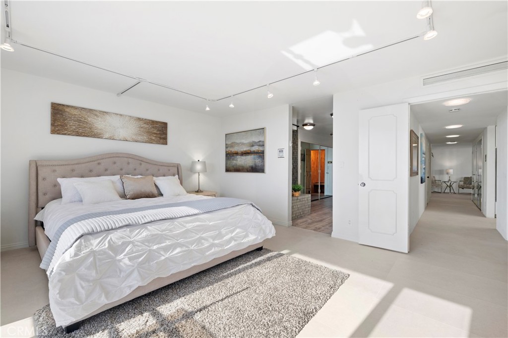 MLS #OC24002255 image #13