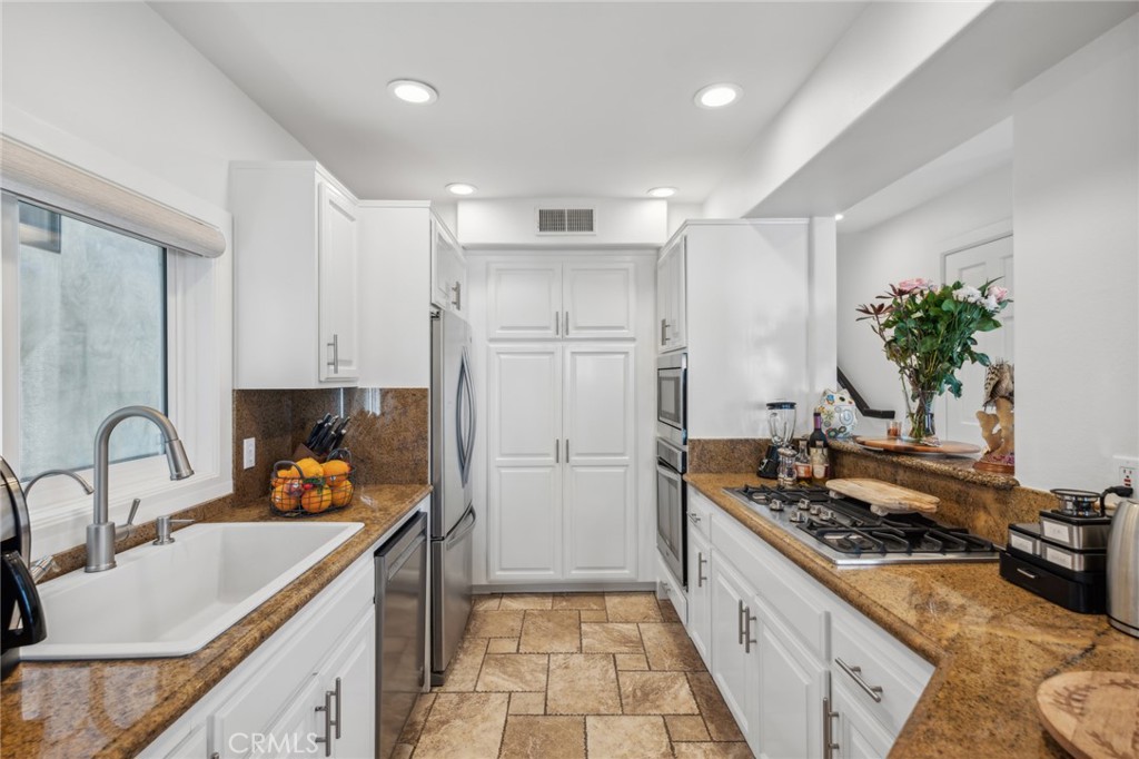 MLS #OC24065791 image #11