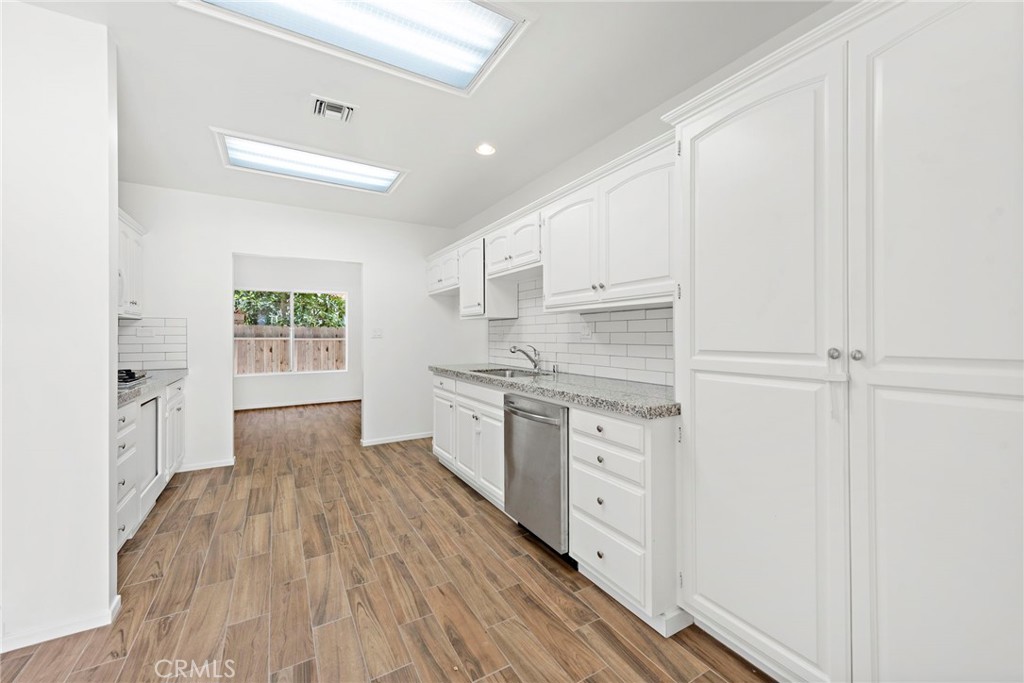 MLS #OC24115373 image #5