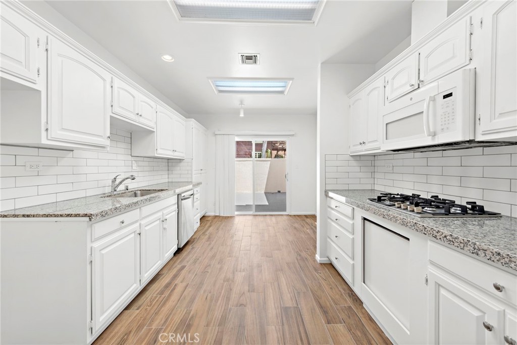 MLS #OC24115373 image #7