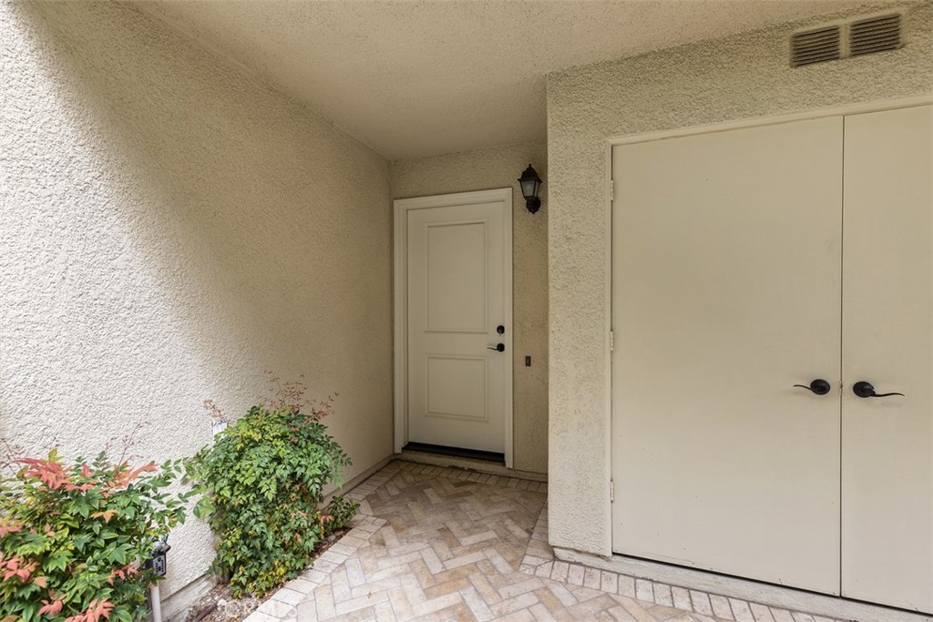 MLS #OC24190219 image #17