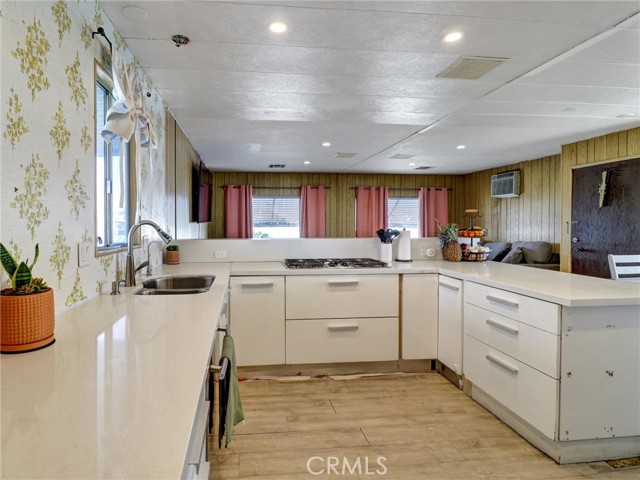 MLS #OC24194885 image #1