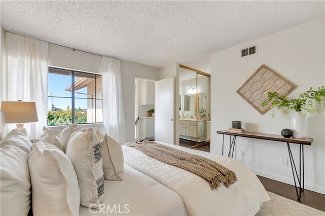 MLS #OC24214321 image #19