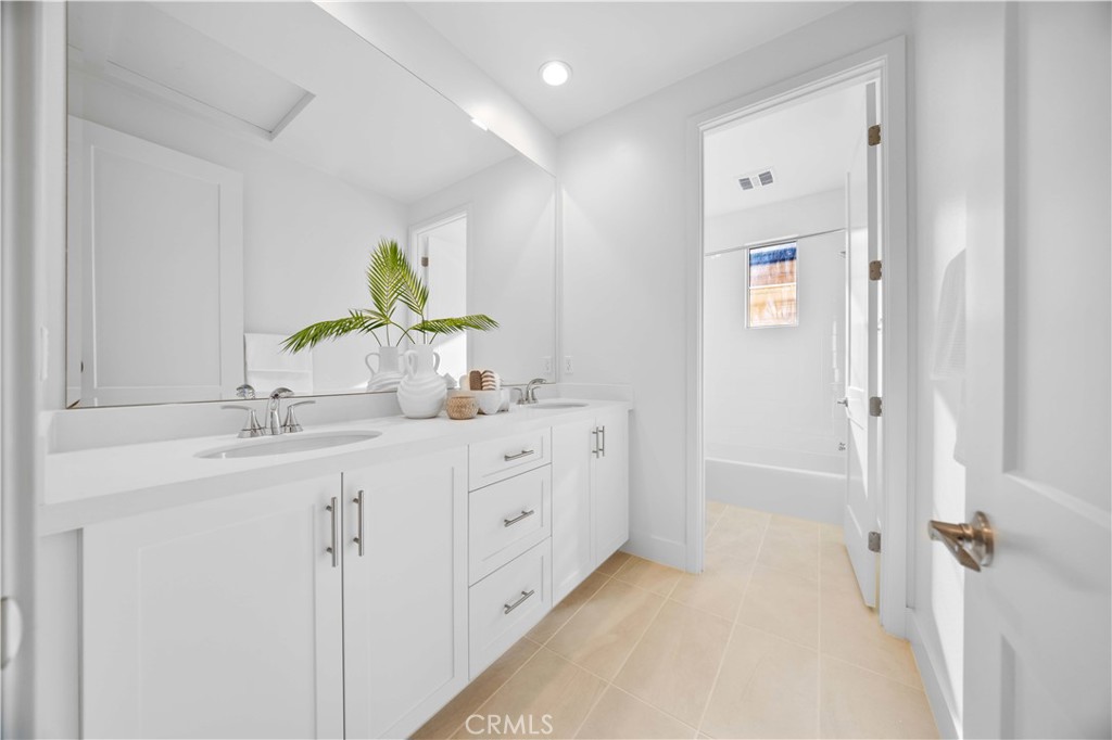 MLS #OC24226123 image #42