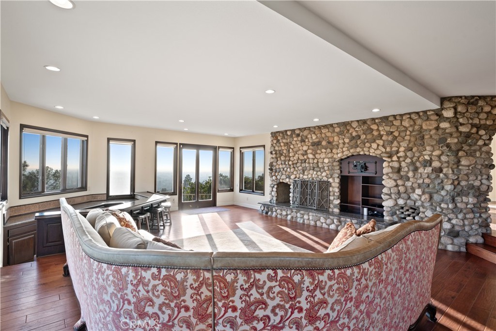 MLS #OC24241082 image #17