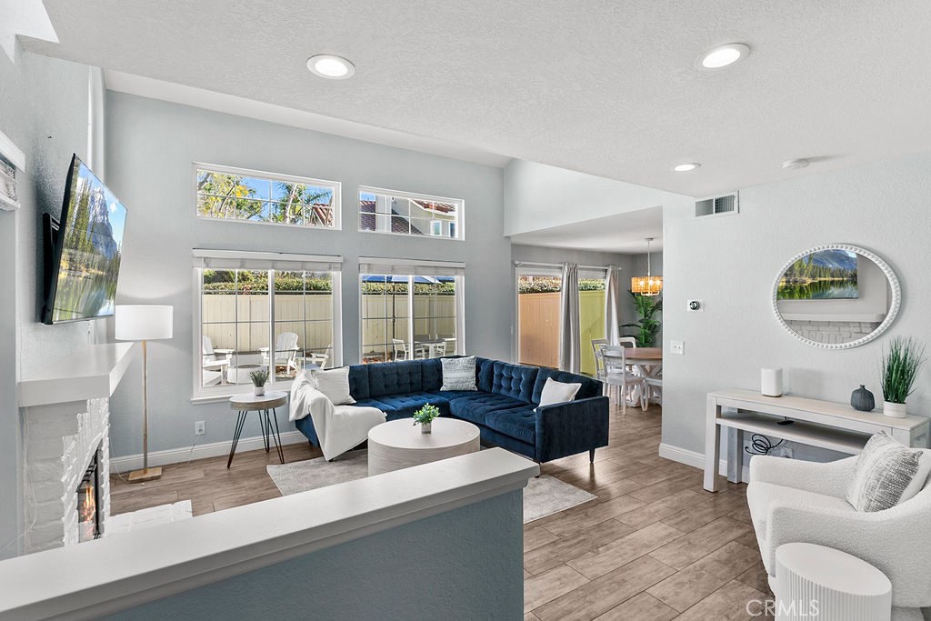 MLS #OC24251452 image #1