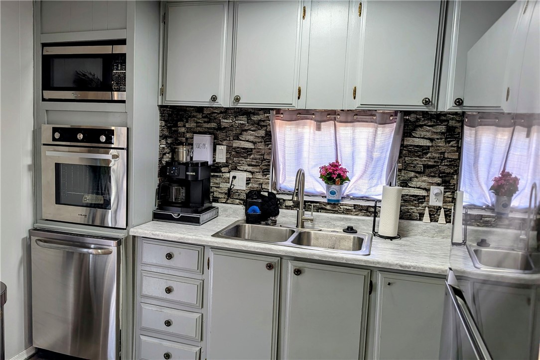 MLS #OC25000269 image #1