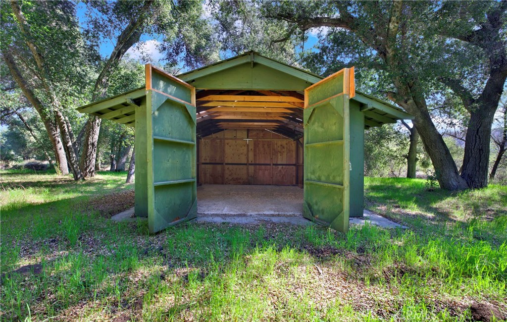 MLS #OC25004389 image #9