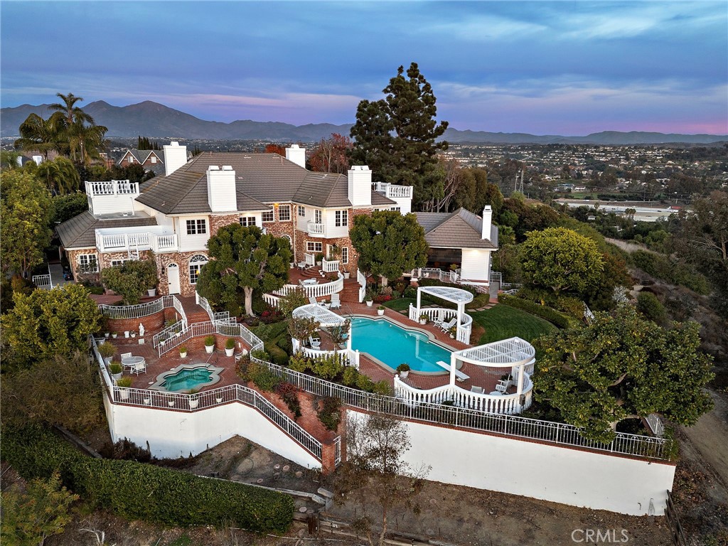 MLS #OC25005919 image #12