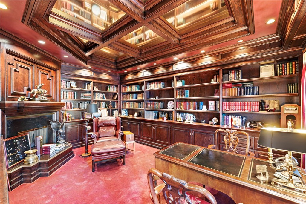 MLS #OC25005919 image #17