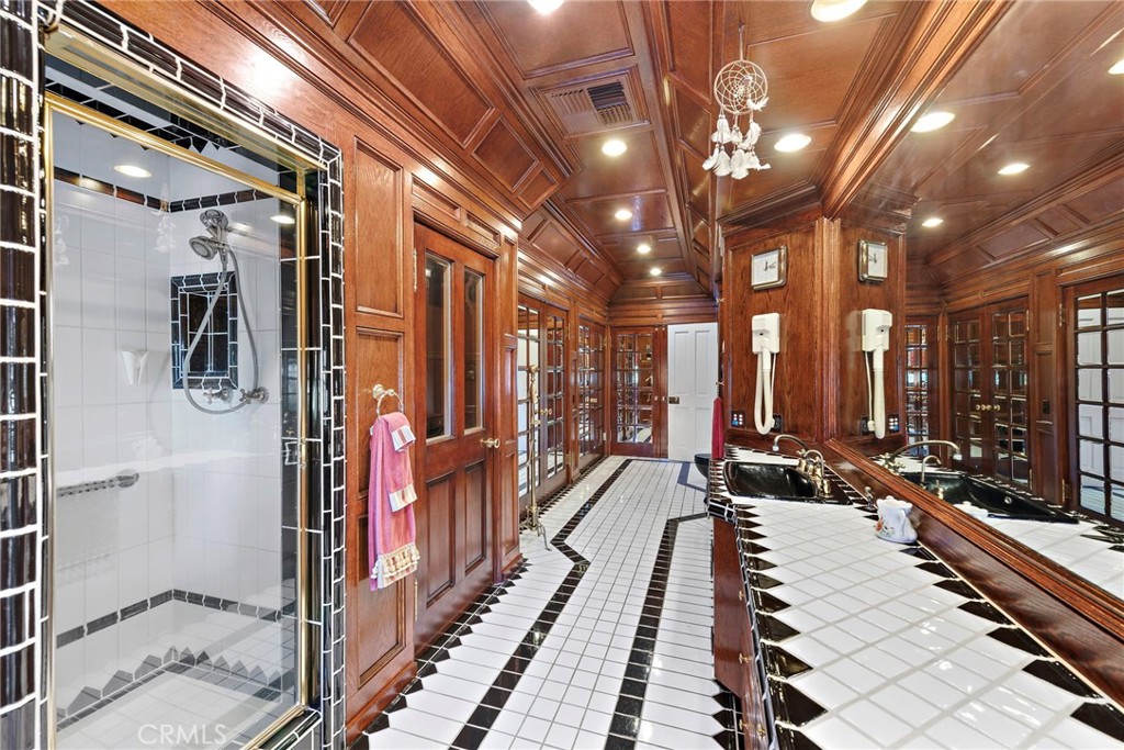 MLS #OC25005919 image #20