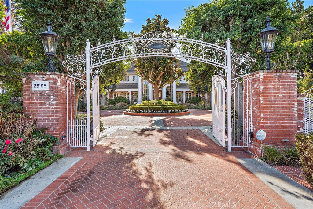 MLS #OC25005919 image #4