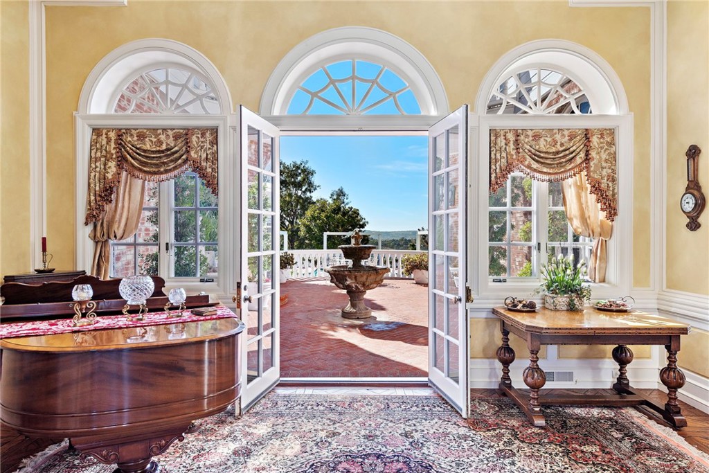 MLS #OC25005919 image #6