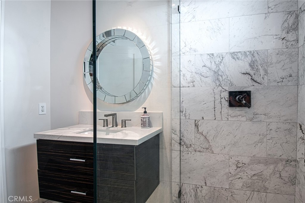 MLS #OC25007124 image #9