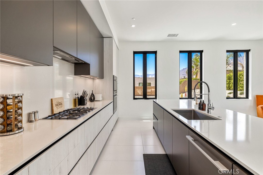 MLS #OC25007202 image #19