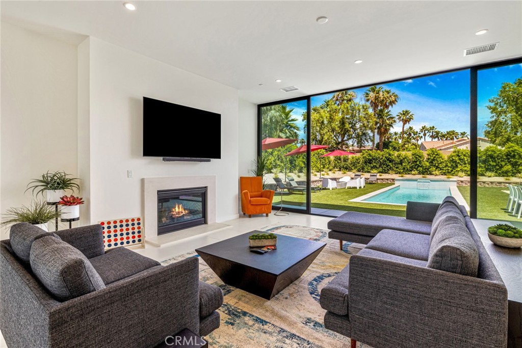 MLS #OC25007202 image #2