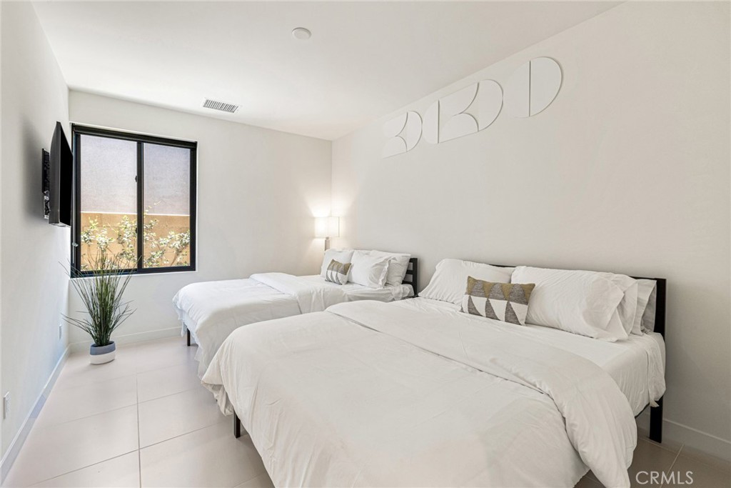 MLS #OC25007202 image #37