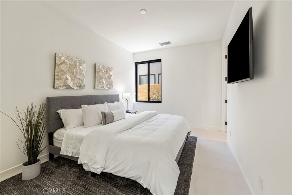 MLS #OC25007202 image #45