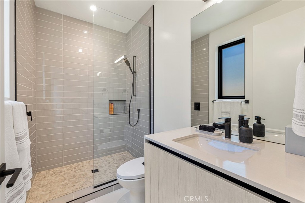 MLS #OC25007202 image #47