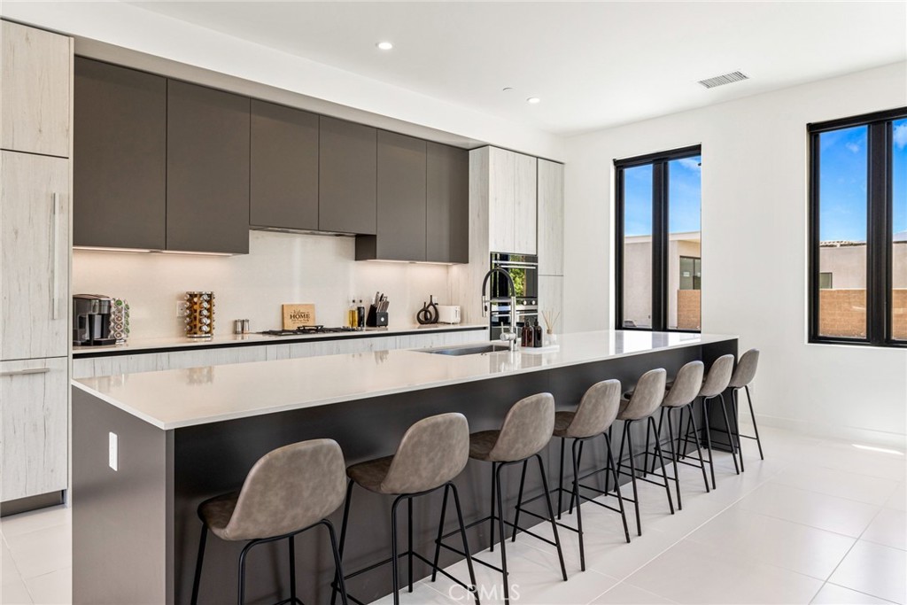 MLS #OC25007202 image #5