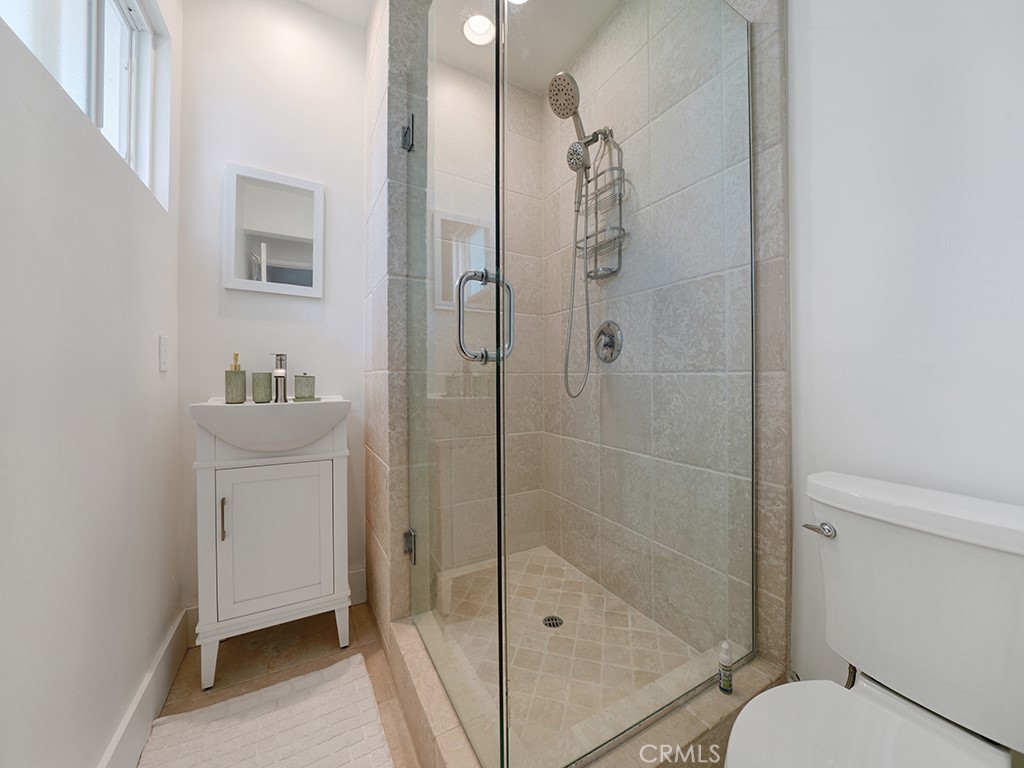 MLS #OC25007659 image #11