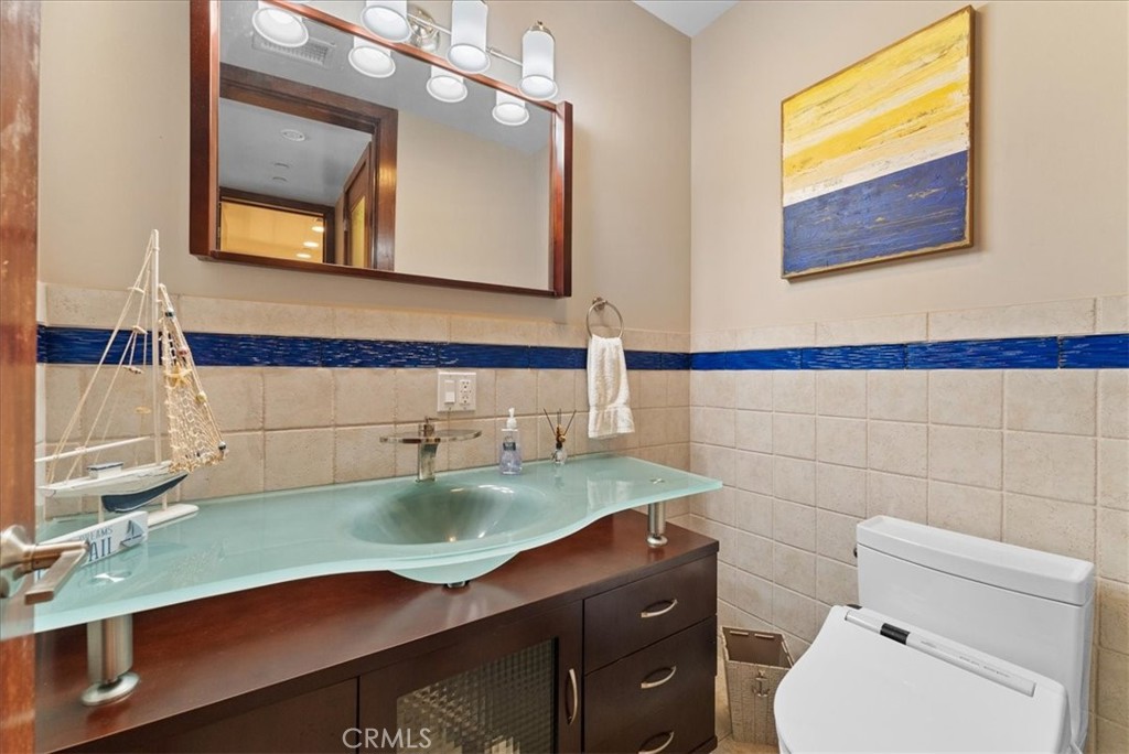 MLS #OC25009076 image #28