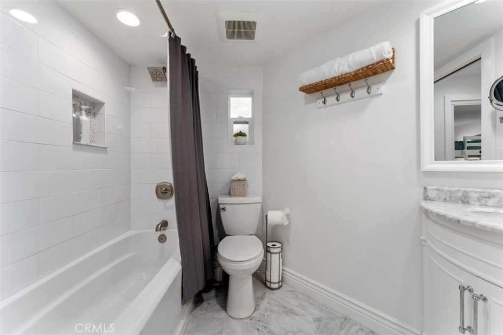 MLS #OC25009475 image #21