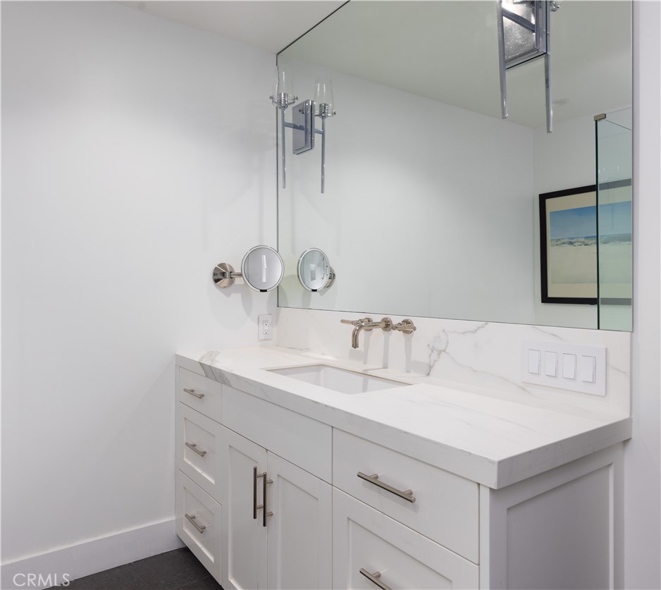 MLS #OC25010978 image #37