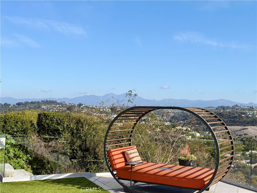 MLS #OC25010978 image #9