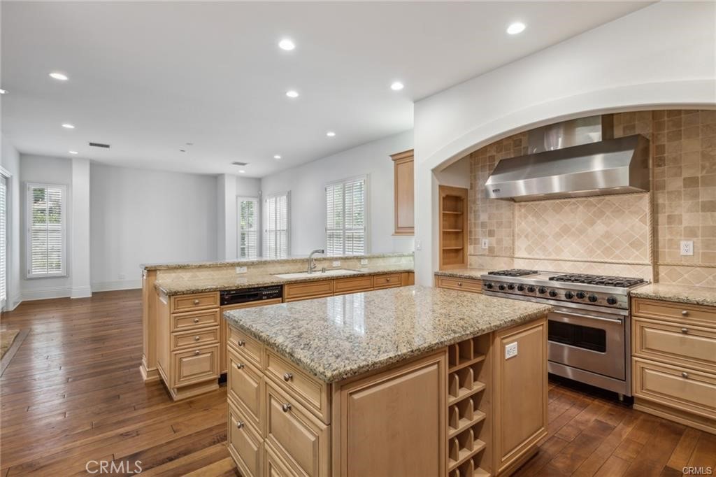 MLS #OC25014862 image #15