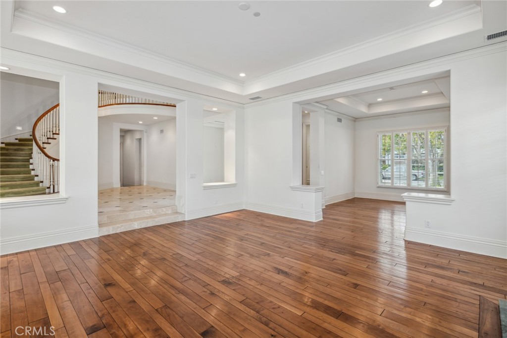 MLS #OC25014862 image #6