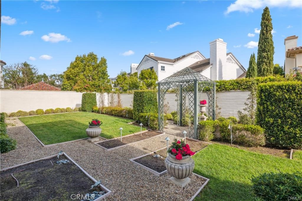 MLS #OC25014862 image #9