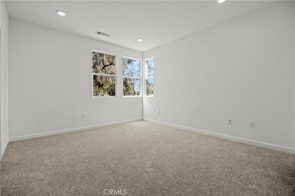 MLS #OC25018079 image #11