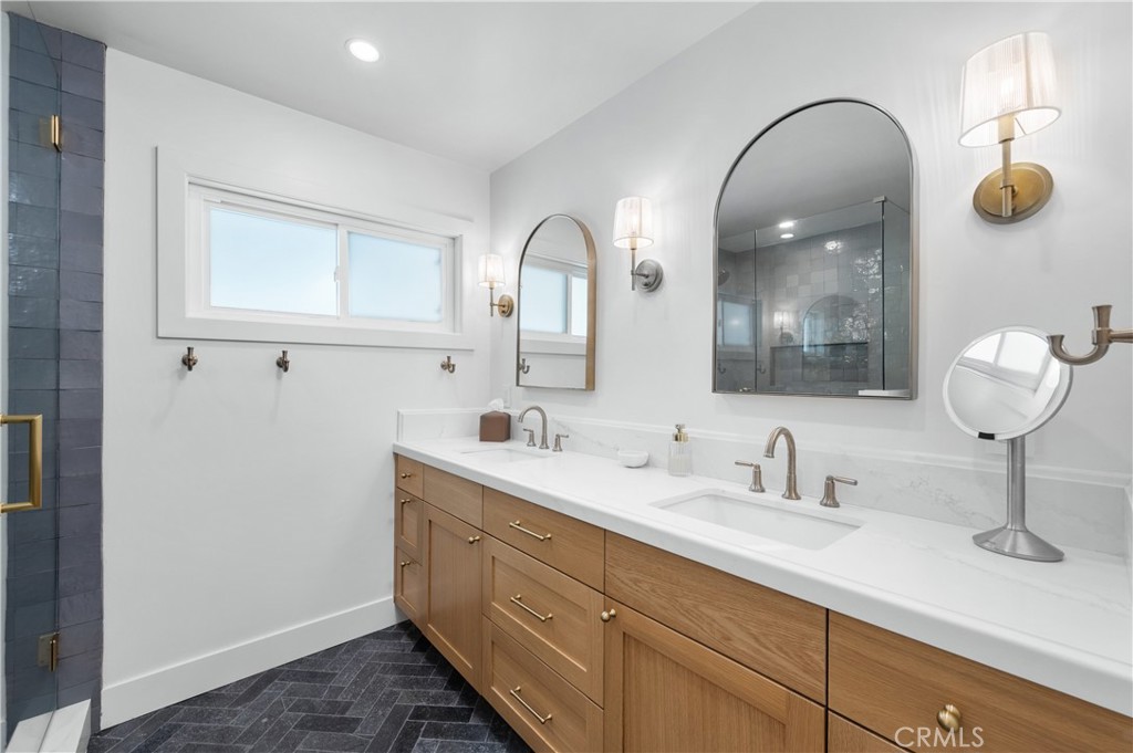 MLS #OC25018479 image #28