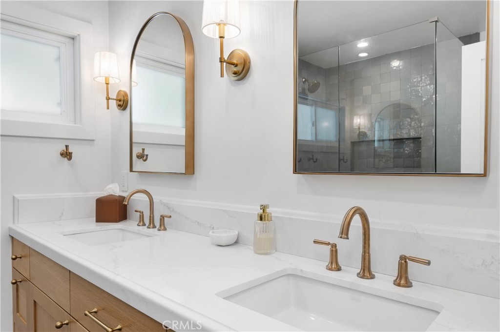 MLS #OC25018479 image #29