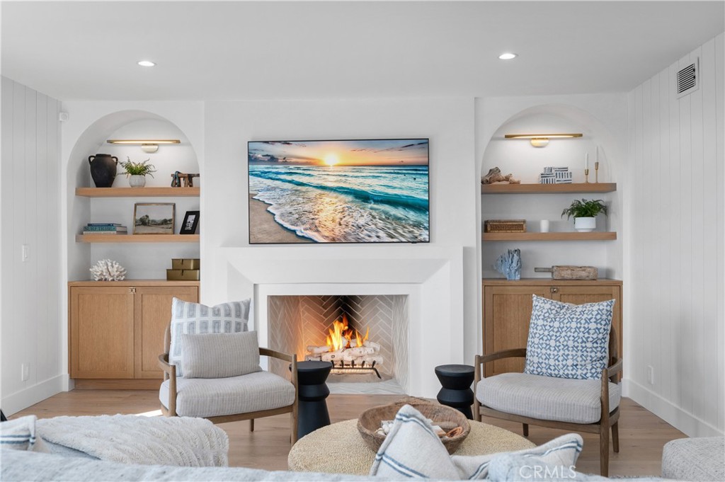 MLS #OC25018479 image #3