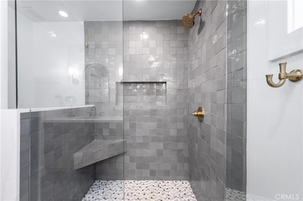 MLS #OC25018479 image #30