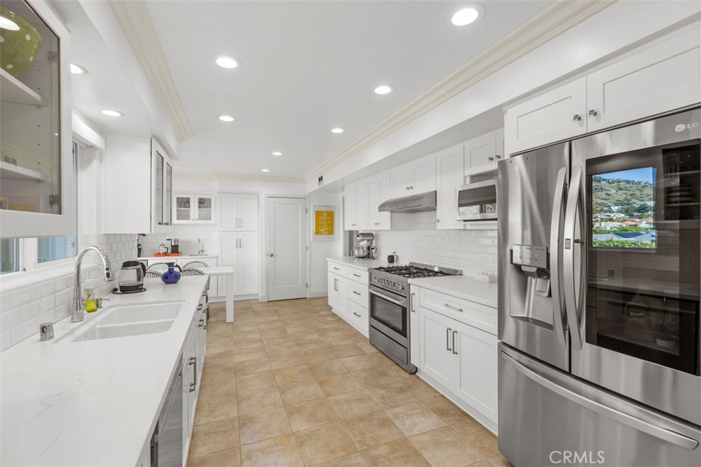 MLS #OC25018672 image #14