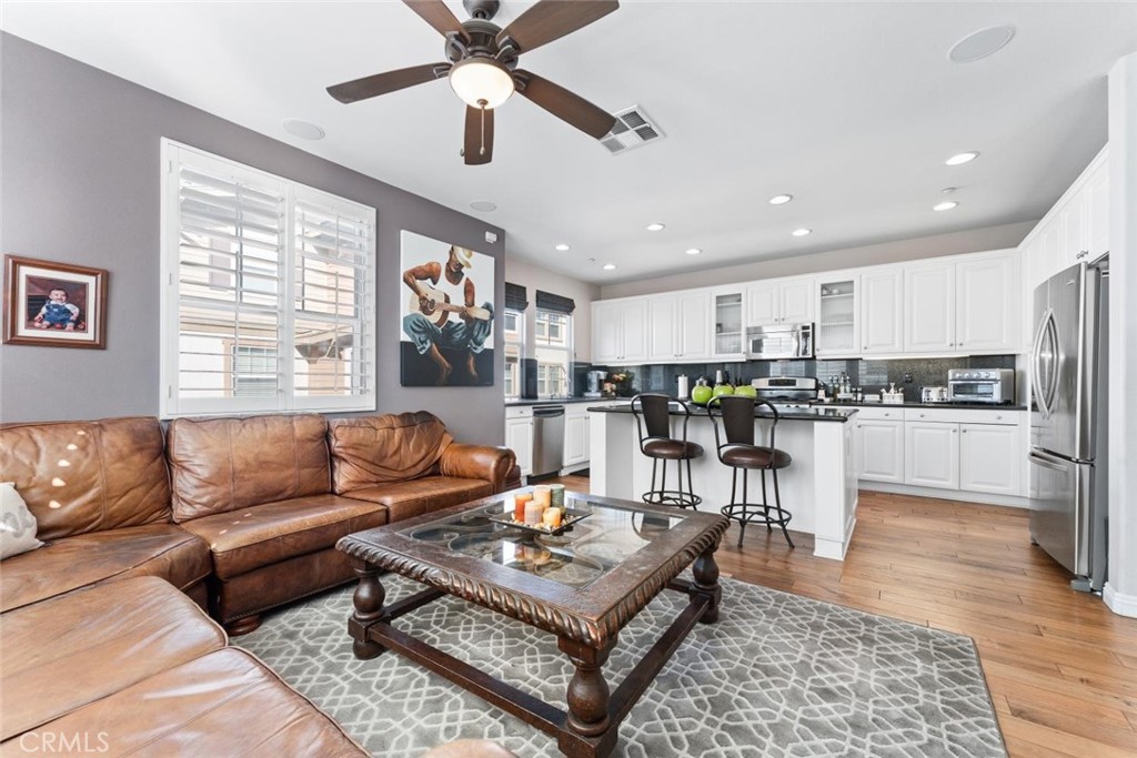 MLS #OC25018923 image #10