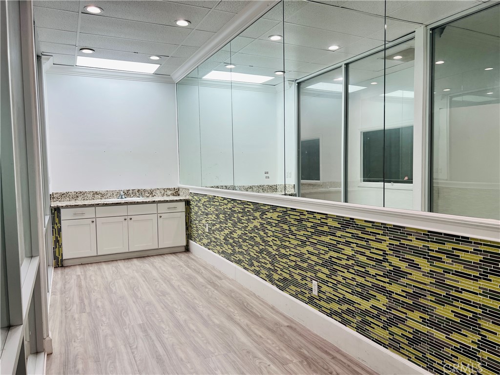 MLS #OC25028925 image #1